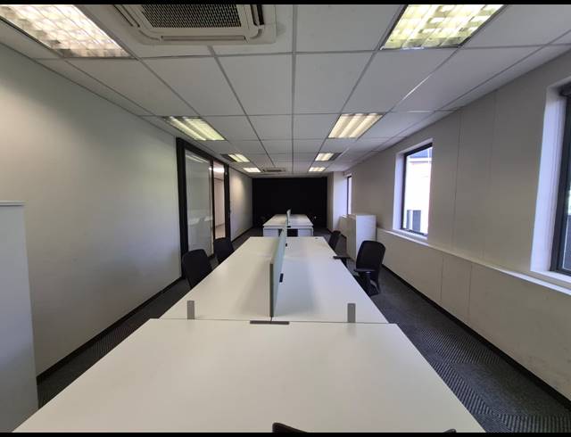 74M² OFFICE TO LET IN SANDTON CENTRAL